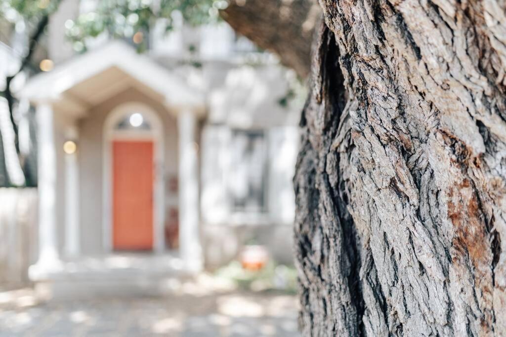 Stunning Victorian Home At Ut And Downtown Austin Exterior photo