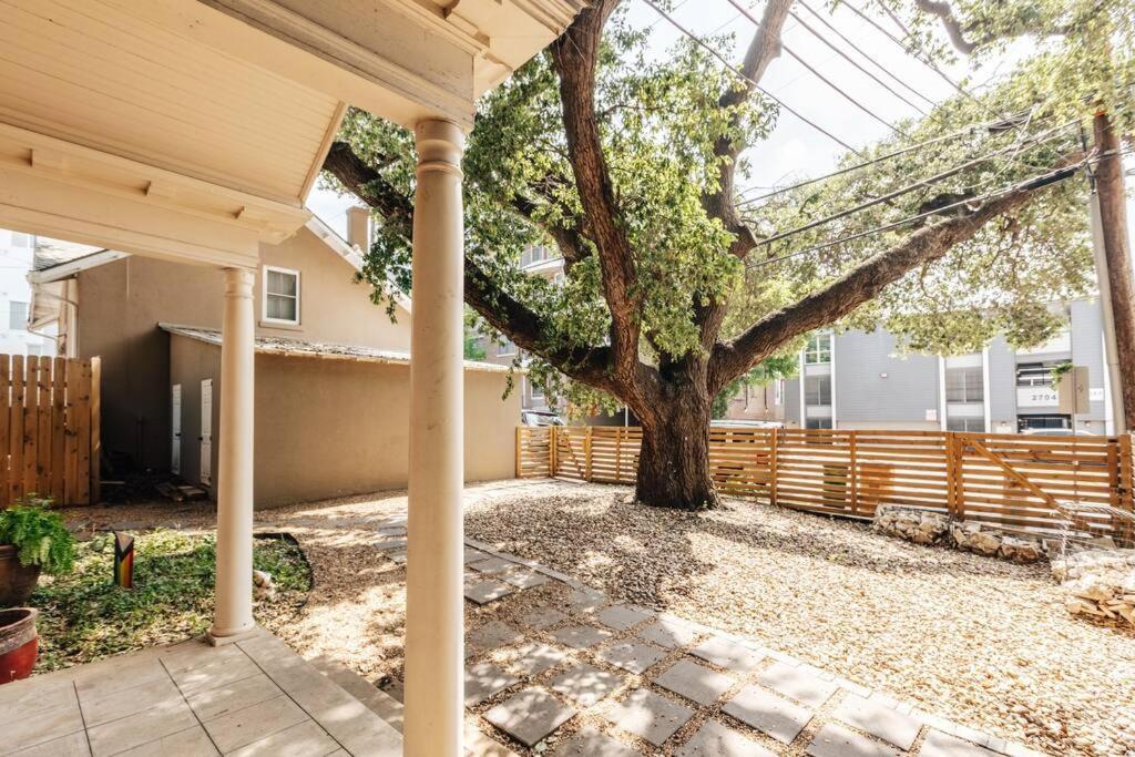 Stunning Victorian Home At Ut And Downtown Austin Exterior photo