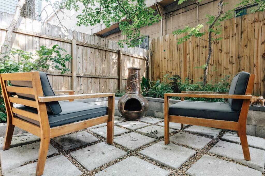 Stunning Victorian Home At Ut And Downtown Austin Exterior photo